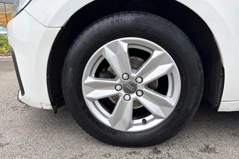 LO69UMD Audi A1 1.0 TFSI 25 Technik Sportback Euro 6 (s/s) 5dr Thumbnail #13