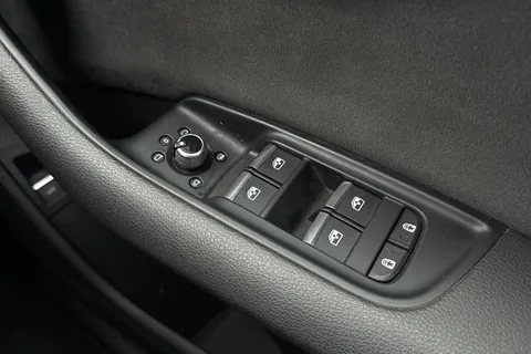 PY23JTX Audi Q7 3.0 TDI V6 50 Black Edition Tiptronic quattro Euro 6 (s/s) 5dr Thumbnail #21