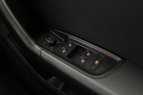 LO69UMD Audi A1 1.0 TFSI 25 Technik Sportback Euro 6 (s/s) 5dr Thumbnail #21