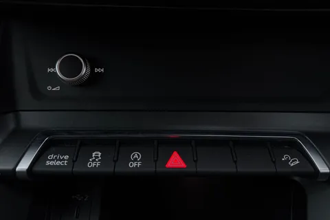 WR22USW Audi Q3 Black Edition 35 TFSI  150 PS 6-speed Thumbnail #59