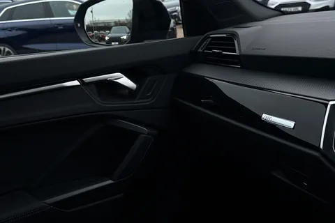 WR22USW Audi Q3 Black Edition 35 TFSI  150 PS 6-speed Thumbnail #62