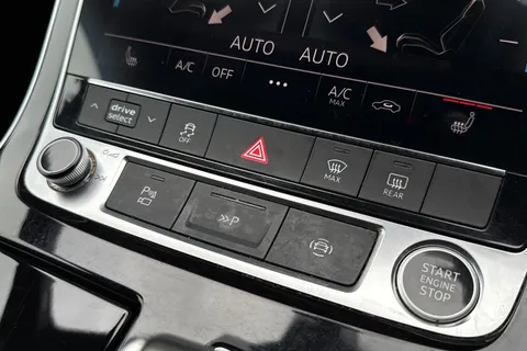 PY23JTX Audi Q7 3.0 TDI V6 50 Black Edition Tiptronic quattro Euro 6 (s/s) 5dr Thumbnail #46