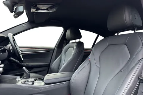 MH22JYE BMW 5 Series 2.0 520d MHT M Sport Steptronic Euro 6 (s/s) 4dr Thumbnail #16