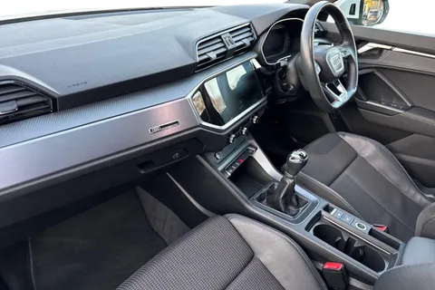 VO20EWK Audi Q3 35 TFSI S Line 5dr Thumbnail #16