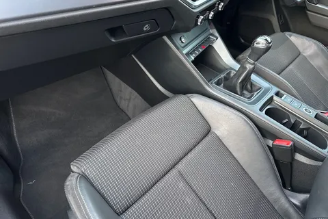 VO20EWK Audi Q3 35 TFSI S Line 5dr Thumbnail #21