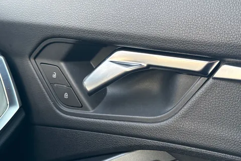 VO20EWK Audi Q3 35 TFSI S Line 5dr Thumbnail #22