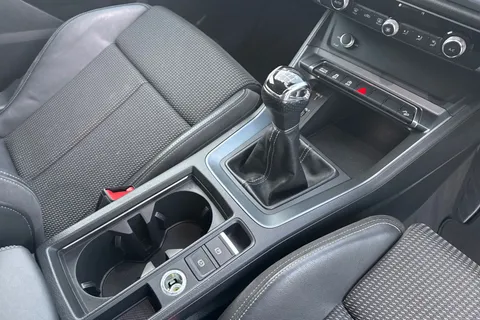 VO20EWK Audi Q3 35 TFSI S Line 5dr Thumbnail #24