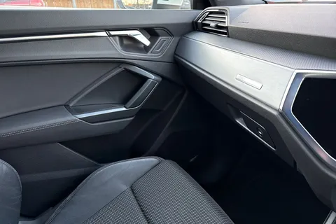 VO20EWK Audi Q3 35 TFSI S Line 5dr Thumbnail #54