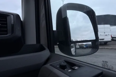 DC75AOE Volkswagen Crafter CR35 Single cab Dropside LWB 163 PS 2.0 TDI 6sp Manual RWD Thumbnail #21