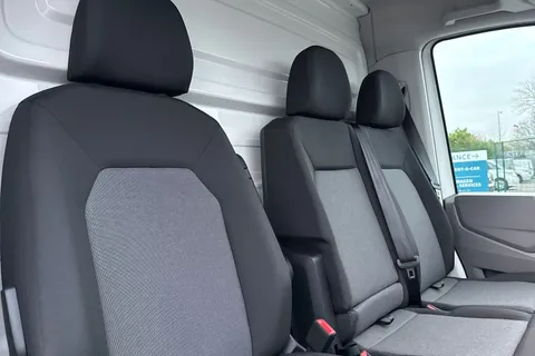 DC75AOE Volkswagen Crafter CR35 Single cab Dropside LWB 163 PS 2.0 TDI 6sp Manual RWD Thumbnail #24