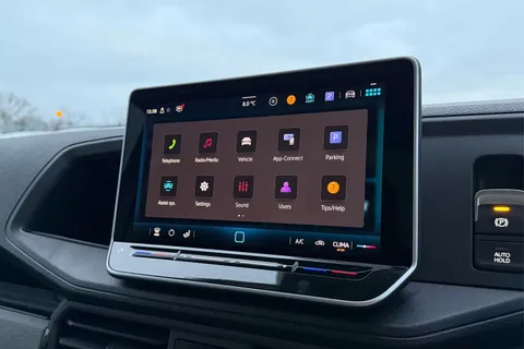 DC75AOE Volkswagen Crafter CR35 Single cab Dropside LWB 163 PS 2.0 TDI 6sp Manual RWD Thumbnail #44