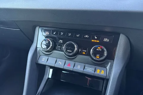 CX72OXV Škoda Karoq 2.0 TDI SE L 5dr DSG Thumbnail #19