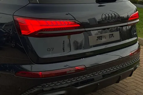 Audi Q7 3.0 TDI Quattro 231 Black Edition 5dr Tiptronic Thumbnail #8