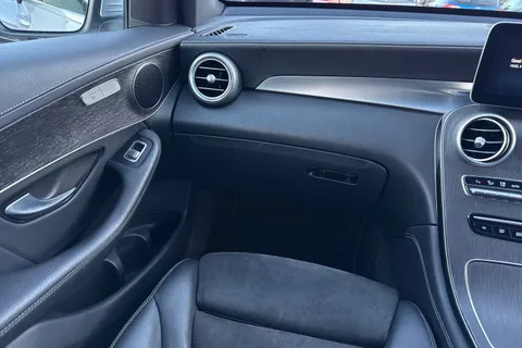 RV70WWK Mercedes-Benz Glc 2.0 GLC300 MHEV AMG Line Coupe G-Tronic+ 4MATIC Euro 6 (s/s) 5dr Thumbnail #21