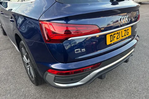 DF21LZG Audi Q5 45 TFSI Quattro S Line 5dr S Tronic Thumbnail #9