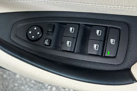 NL21YFJ BMW X1 2.0 18d xLine Auto sDrive Euro 6 (s/s) 5dr Thumbnail #22