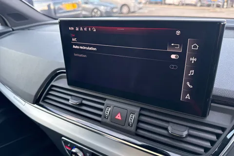 DF21LZG Audi Q5 45 TFSI Quattro S Line 5dr S Tronic Thumbnail #47