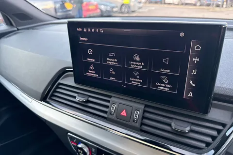 DF21LZG Audi Q5 45 TFSI Quattro S Line 5dr S Tronic Thumbnail #52