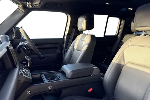 DH23LGW Land Rover Defender 110 5.0 P525 V8 SUV 5dr Petrol Auto 4WD Euro 6 (s/s) (525 ps) Thumbnail #3