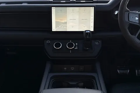 DH23LGW Land Rover Defender 110 5.0 P525 V8 SUV 5dr Petrol Auto 4WD Euro 6 (s/s) (525 ps) Thumbnail #14