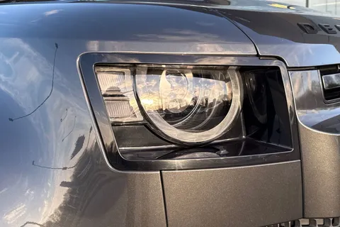 DH23LGW Land Rover Defender 110 5.0 P525 V8 SUV 5dr Petrol Auto 4WD Euro 6 (s/s) (525 ps) Thumbnail #17