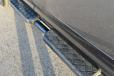 DH23LGW Land Rover Defender 110 5.0 P525 V8 SUV 5dr Petrol Auto 4WD Euro 6 (s/s) (525 ps) Thumbnail #32