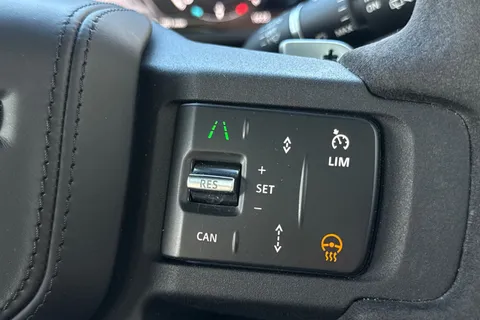 DH23LGW Land Rover Defender 110 5.0 P525 V8 SUV 5dr Petrol Auto 4WD Euro 6 (s/s) (525 ps) Thumbnail #46