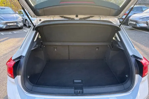 RK19VHW Volkswagen T-Roc 1.6 TDI S 5dr Thumbnail #10