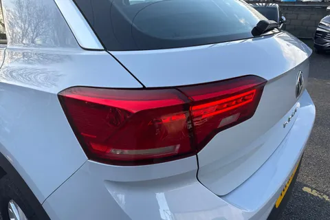 RK19VHW Volkswagen T-Roc 1.6 TDI S 5dr Thumbnail #16