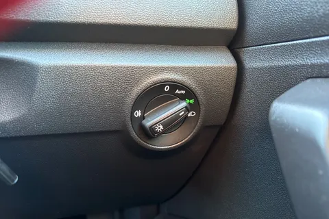 RK19VHW Volkswagen T-Roc 1.6 TDI S 5dr Thumbnail #27