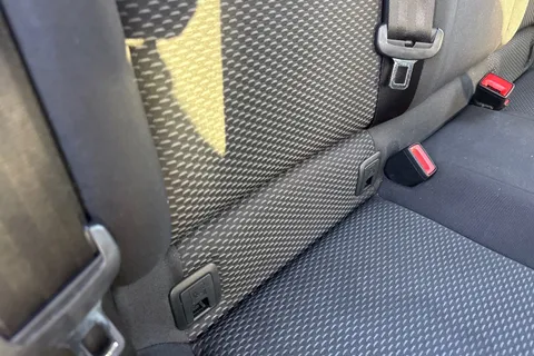 RK19VHW Volkswagen T-Roc 1.6 TDI S 5dr Thumbnail #37