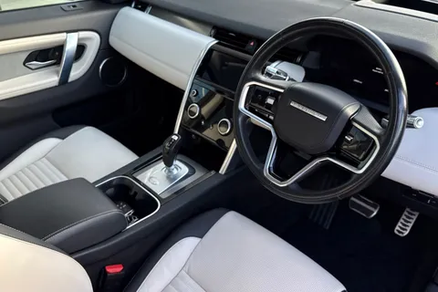 DX71LJC Land Rover Discovery Sport 2.0 D200 MHEV R-Dynamic HSE Auto 4WD Euro 6 (s/s) 5dr Thumbnail #32