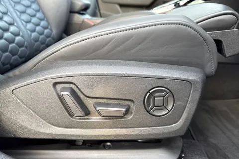 PY73BHK Audi RS 3 RS 3 TFSI Quattro Vorsprung 5dr S Tronic Thumbnail #45