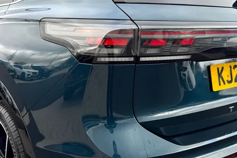 KJ24TJU Volkswagen Tiguan 2.0 TDI R-Line 5dr DSG Thumbnail #8