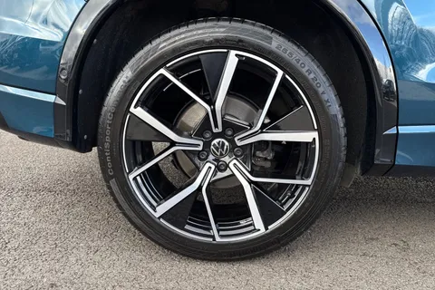 KJ24TJU Volkswagen Tiguan 2.0 TDI R-Line 5dr DSG Thumbnail #11