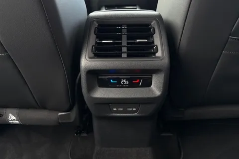 KJ24TJU Volkswagen Tiguan 2.0 TDI R-Line 5dr DSG Thumbnail #33