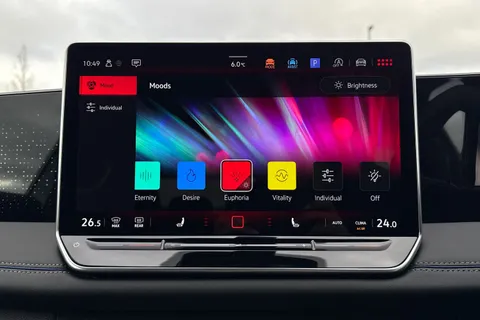 KJ24TJU Volkswagen Tiguan 2.0 TDI R-Line 5dr DSG Thumbnail #42