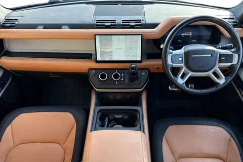 BA72GWX Land Rover Defender 110 3.0 D300 MHEV X-Dynamic HSE SUV 5dr Diesel Auto 4WD Euro 6 (s/s) (300 ps) Thumbnail #9
