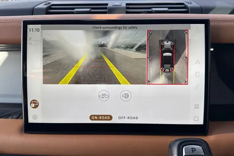 BA72GWX Land Rover Defender 110 3.0 D300 MHEV X-Dynamic HSE SUV 5dr Diesel Auto 4WD Euro 6 (s/s) (300 ps) Thumbnail #12