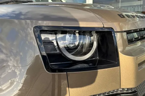 BA72GWX Land Rover Defender 110 3.0 D300 MHEV X-Dynamic HSE SUV 5dr Diesel Auto 4WD Euro 6 (s/s) (300 ps) Thumbnail #17