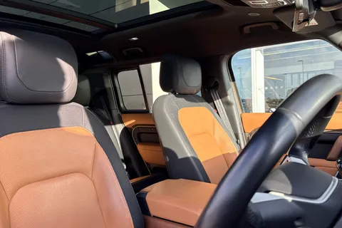 BA72GWX Land Rover Defender 110 3.0 D300 MHEV X-Dynamic HSE SUV 5dr Diesel Auto 4WD Euro 6 (s/s) (300 ps) Thumbnail #21