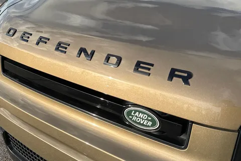BA72GWX Land Rover Defender 110 3.0 D300 MHEV X-Dynamic HSE SUV 5dr Diesel Auto 4WD Euro 6 (s/s) (300 ps) Thumbnail #29