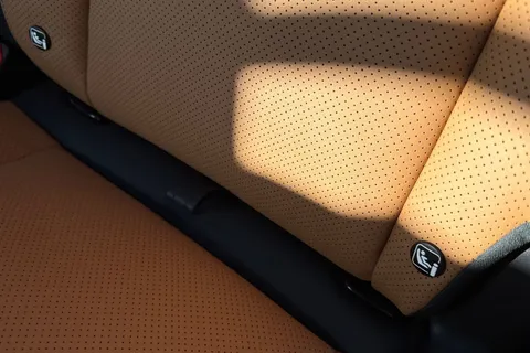 BA72GWX Land Rover Defender 110 3.0 D300 MHEV X-Dynamic HSE SUV 5dr Diesel Auto 4WD Euro 6 (s/s) (300 ps) Thumbnail #39