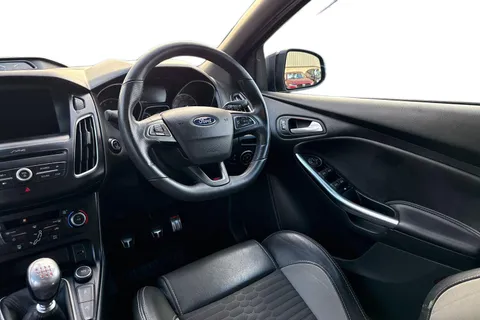 ST18VGZ Ford Focus 2.0T EcoBoost ST-2 Navigation 5dr Thumbnail #13