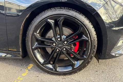 ST18VGZ Ford Focus 2.0T EcoBoost ST-2 Navigation 5dr Thumbnail #22