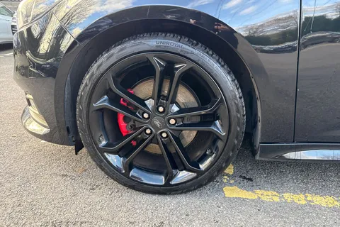 ST18VGZ Ford Focus 2.0T EcoBoost ST-2 Navigation 5dr Thumbnail #24