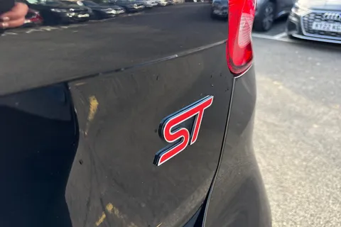 ST18VGZ Ford Focus 2.0T EcoBoost ST-2 Navigation 5dr Thumbnail #27