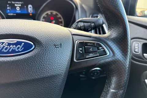 ST18VGZ Ford Focus 2.0T EcoBoost ST-2 Navigation 5dr Thumbnail #30