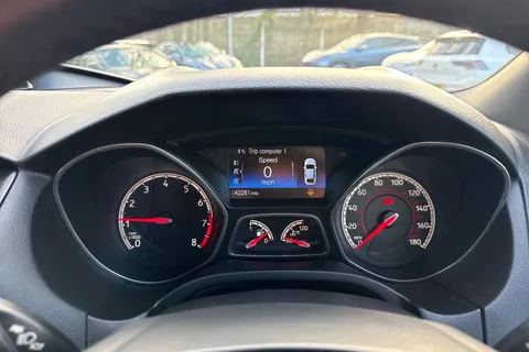 ST18VGZ Ford Focus 2.0T EcoBoost ST-2 Navigation 5dr Thumbnail #31