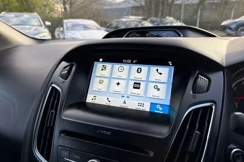 ST18VGZ Ford Focus 2.0T EcoBoost ST-2 Navigation 5dr Thumbnail #35